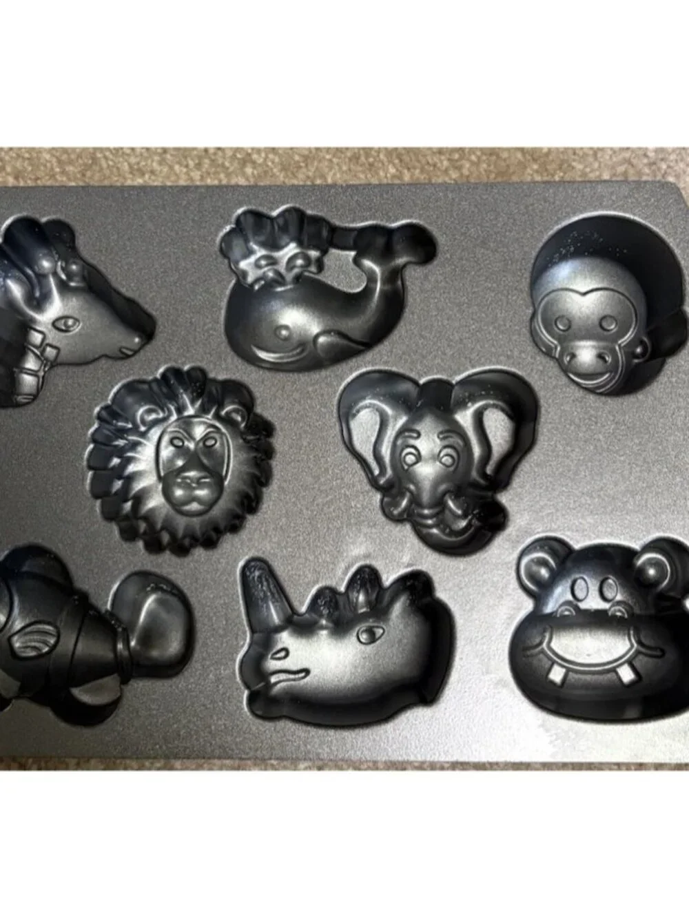 Nordic Ware Zoo Friends Cake Pan Monkey Hippo Lion Elephant Whale Giraffe Fish